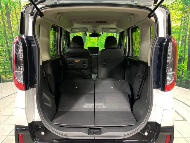 ���i�̂���������ʋ΁A���}���ɏ\���ȉ׎��X�y�[�X���m�ۂ��Ă���܂��B�Z�J���h�V�[�g��|���ƁA�傫�ȉו��̐ύڂ��\�ł���