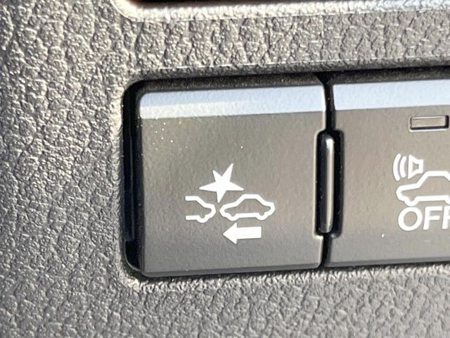 �y�v���N���b�V���Z�[�t�e�B�z�O���̎ԗ��������m���A�Փ˂������Ȏ��͌x��Œ��ӂ𑣂��A�u���[�L�𓥂ޗ͂��T�|�[�g�B�u���[�L�𓥂߂Ȃ������ꍇ�͏Փ˔�Q�y���u���[�L���쓮�A�Փˉ�����T�|�[�g���܂��B