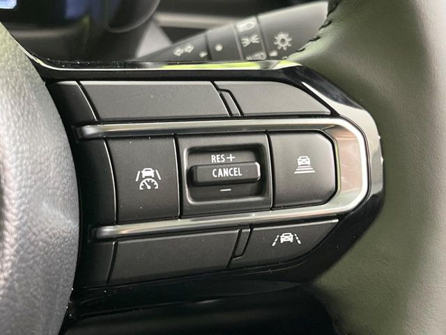 【アダプティブクルーズコントロール】高速道路での長距離走行が楽に!!自動で速度を保つクルーズコントロールが、衝突軽減システムと連携し、前方の車両を感知して車間を保つように速度調節してくれます!!