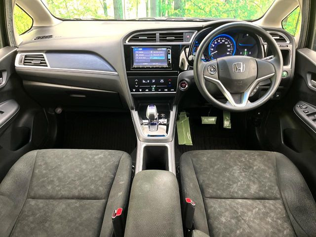 シャトル1.5 ハイブリッド