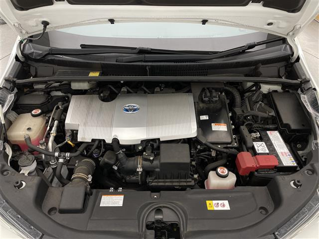 プリウス1.8 S E-Four 4WD