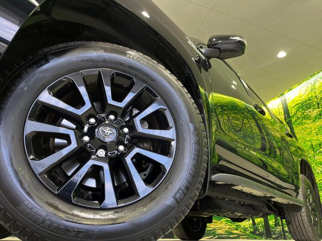 �y����18�C���`�A���~�z�C�[���z�O�ςɃ}�b�`���������A���~�z�C�[���𑕒����Ă���܂��B�e��ЊO�A���~�z�C�[����A�X�^�b�h���X�^�C�����戵�����Ă���܂��B���񂲑��k����������