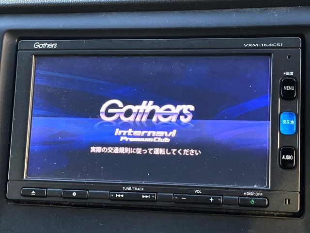 �y�����i�r�z�l�C�̏����i�r�𑕔����Ă���܂��B�i�r�̎g���₷���͂������A�I�[�f�B�I�@�\���[��!�L�����v�◷�s�͂������A�ʋ΂┃�����ȂǕ��i�̃h���C�u���y�����Ȃ�͂���