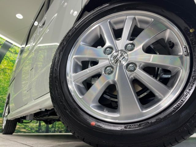 �y����14�C���`�A���~�z�C�[���z�O�ςɃ}�b�`���������A���~�z�C�[���𑕒����Ă���܂��B�e��ЊO�A���~�z�C�[����A�X�^�b�h���X�^�C�����戵�����Ă���܂��B���񂲑��k����������