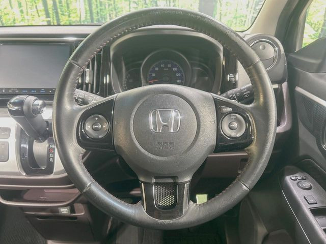 �y�X�e�A�����O�X�C�b�`�z�^�]���A�O������ڐ������炷���ƂȂ��A�I�[�f�B�I���̑��삪�\�ȕ֗��@�\!���S&���K�ȃh���C�u�����o���Ă���܂���