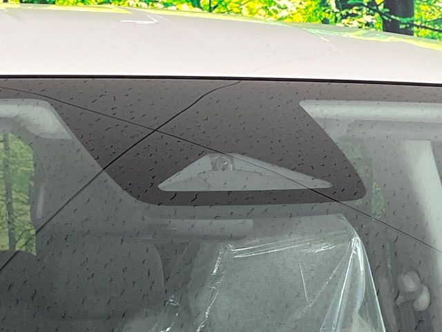 �y�z���_�Z���V���O�z���s���ɑO���̎ԗ�����F�����A�Փ˂������Ȏ��͌x��ƃu���[�L�ŏՓˉ���Ɣ�Q�y�����A�V�X�g�B�����S�Ƀh���C�u�����y���݂��������܂��B