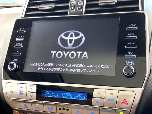 【9インチ ディスプレイオーディオ】大画面ディスプレイへお持ちのスマートフォンと連携して、ナビやbluetoothでの音楽再生が可能です♪デザインはもちろん操作性も良好!別途ナビ機能の取付可能です♪