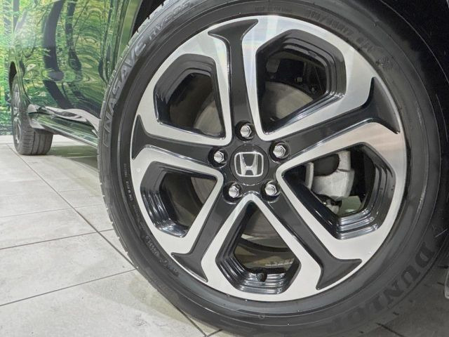 �y����17�C���`�A���~�z�C�[���z�O�ςɃ}�b�`���������A���~�z�C�[���𑕒����Ă���܂��B�e��ЊO�A���~�z�C�[����A�X�^�b�h���X�^�C�����戵�����Ă���܂��B���񂲑��k����������