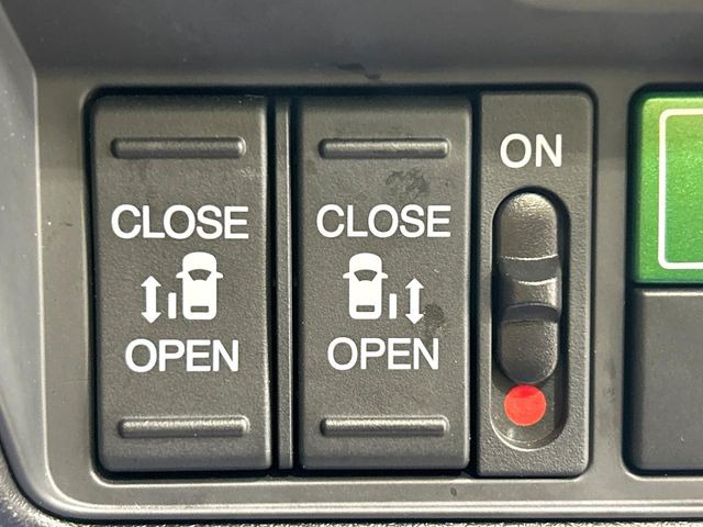 �y�����p���[�X���C�h�h�A�z�X�}�[�g�L�[��^�]�Ȃ̃X�C�b�`�Ō�ȗ����X���C�h�h�A�̊J���\���d��������͂����ăh�A���J����K�v�������A�����Ȃ��q�l�ł��ȒP�ɊJ���߂ł����K�ł���