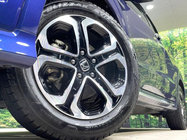 �y����17�C���`�A���~�z�C�[���z�O�ςɃ}�b�`���������A���~�z�C�[���𑕒����Ă���܂��B�e��ЊO�A���~�z�C�[����A�X�^�b�h���X�^�C�����戵�����Ă���܂��B���񂲑��k����������