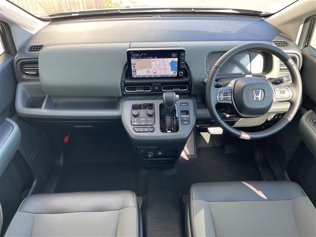 フリード1.5 e:HEV クロスター