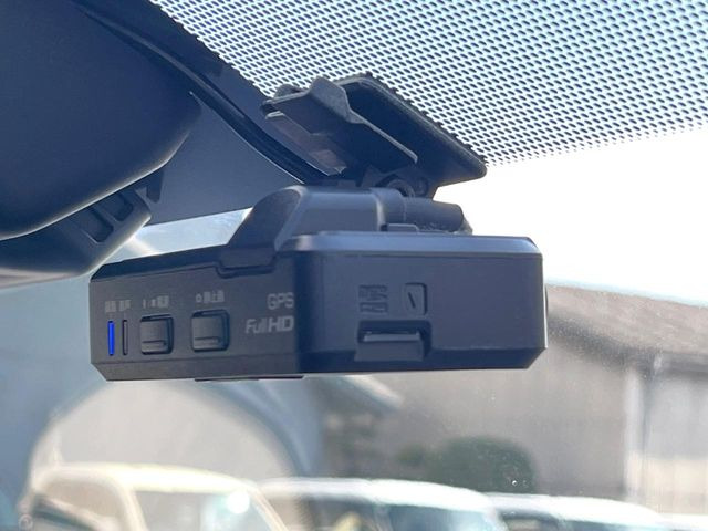 �y�h���C�u���R�[�_�[�z���S�E���S�ȃJ�[���C�t�ɕK�{�̃h���C�u���R�[�_�[�𑕔�!���s���͂������A������^�]�⎖�̂ɑ��������ۂ̏󋵂��f���ŋL�^���A����̃��X�N�ɔ����܂��B