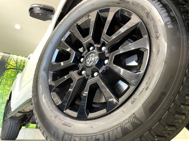 �y����18�C���`�A���~�z�C�[���z�O�ςɃ}�b�`���������A���~�z�C�[���𑕒����Ă���܂��B�e��ЊO�A���~�z�C�[����A�X�^�b�h���X�^�C�����戵�����Ă���܂��B���񂲑��k����������