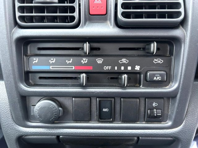 �����~�������Ă��S�Ȃɉ��K�ȋ󒲂�͂��Ă����A�_�C�������G�A�R���𑕔���