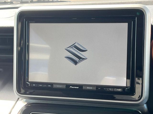 �y�����i�r�z�l�C�̏����i�r�𑕔����Ă���܂��B�i�r�̎g���₷���͂������A�I�[�f�B�I�@�\���[��!�L�����v�◷�s�͂������A�ʋ΂┃�����ȂǕ��i�̃h���C�u���y�����Ȃ�͂���