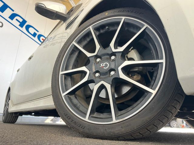 �y����17�C���`�A���~�z�C�[���z�O�ςɃ}�b�`���������A���~�z�C�[���𑕒����Ă���܂��B�e��ЊO�A���~�z�C�[����A�X�^�b�h���X�^�C�����戵�����Ă���܂��B���񂲑��k����������