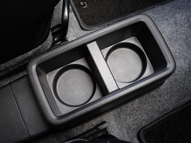 �����ȎԂȂ̂ɁA�h�����N������������肵�Ēu����݌v�ɂȂ��Ă��܂��B