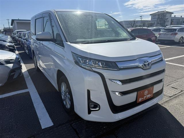 ノア1.8 ハイブリッド Z E-Four 4WD