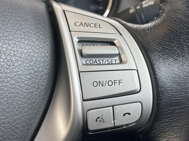 �y�N���[�Y�R���g���[���z�������H�����N���N���s�B�A�N�Z���𗣂��Ă���葬�x�ő��s���ł��A�������^�]���̕��S���y��!�����E�������ȒP�ȃX�C�b�`����Œ����ł��܂��B