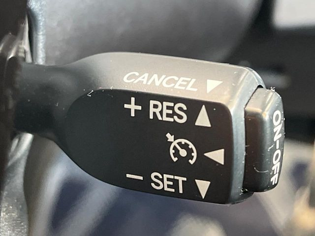 �y�N���[�Y�R���g���[���z�������H�����N���N���s�B�A�N�Z���𗣂��Ă���葬�x�ő��s���ł��A�������^�]���̕��S���y��!�����E�������ȒP�ȃX�C�b�`����Œ����ł��܂��B