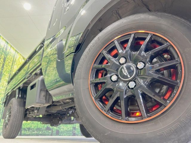 �y12�C���`�A���~�z�C�[���z�O�ςɃ}�b�`�����A���~�z�C�[���𑕒����Ă���܂��B�e��A���~�z�C�[����A�X�^�b�h���X�^�C�����戵�����Ă���܂��B���񂲑��k����������