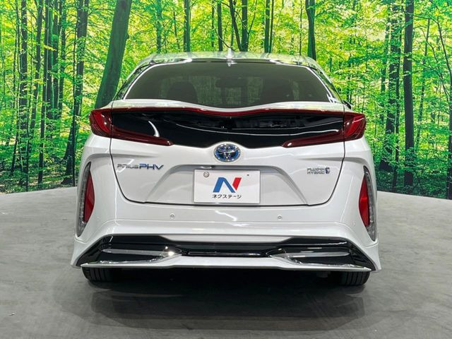 安心の最長10年・走行無制限保証(有償)をご用意。保証内容も充実はもちろん、無料点検&オイル交換や、年中無休の全国・24時間ロードサービスも付帯されておりますのでご安心下さい。