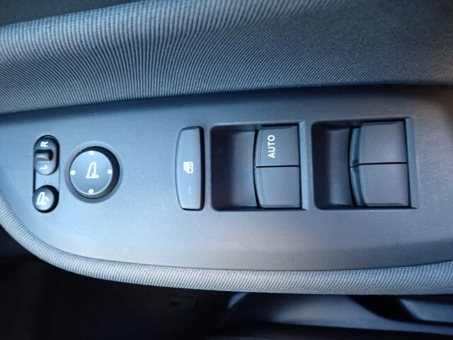 �d���i�[���h�A�~���[�E�p���[�E�B���h�E�������Ă��܂��B