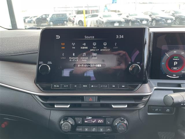 ノートオーラ1.2 G FOUR レザーエディション 4WD