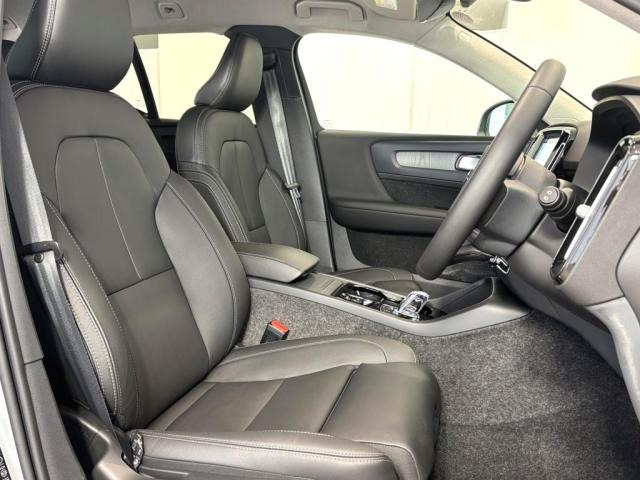 XC40ウルトラ B4 AWD 4WD