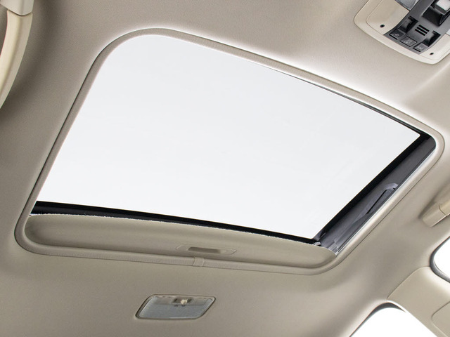 �l�C�����̃T�����[�t���t���Ă��܂�!�㉺�`���g�ɑO��X���C�h�@�\���t���Ă��܂��̂ŁA�l�X�ȃh���C�u�V�[���Ŋ��􂵂Ă���܂�!!�J��������ԓ���Ԃ͋C�����������ł���!����̊����Ă݂ĉ�����!