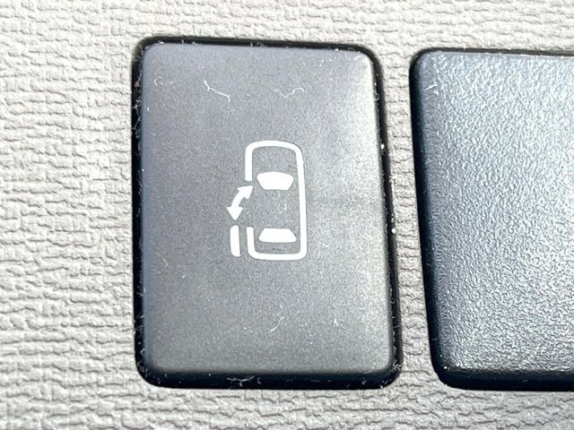 �y�p���[�X���C�h�h�A�z�X�}�[�g�L�[��^�]�Ȃ̃X�C�b�`�ŃX���C�h�h�A�̊J���\���d��������͂����ăh�A���J����K�v�������A���������q�l�ł��A�d���ו��������Ă��鎞�����N�ɊJ���߂ł��܂���