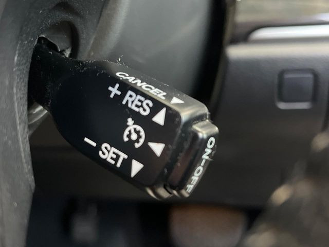 �y�N���[�Y�R���g���[���z�������H�����N���N���s�B�A�N�Z���𗣂��Ă���葬�x�ő��s���ł��A�������^�]���̕��S���y��!�����E�������ȒP�ȃX�C�b�`����Œ����ł��܂��B