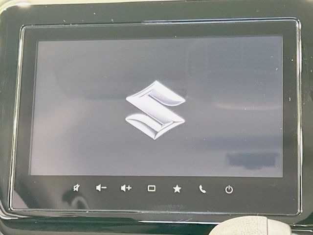 �y���[�J�[����9�^�i�r�z�C���e���A�ɗn�����ރX�^�C���b�V���ȁu��p�݌v�v���[�J�[�i�r�𑕔��􎋔F���⑀�쐫�ȂǊ�{���\�ɂ��D��A���㎿�ȃJ�[���C�t�����y���݂��������܂��B