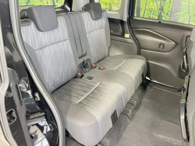 ���i���ȃI���W�i���t���A�}�b�g���I�v�V�����ɂĂ��p�ӂ��Ă���܂��B���D���ȃf�U�C����J���[�����Ԃɍ��킹�đI��ł����������Ƃ��ł��܂���