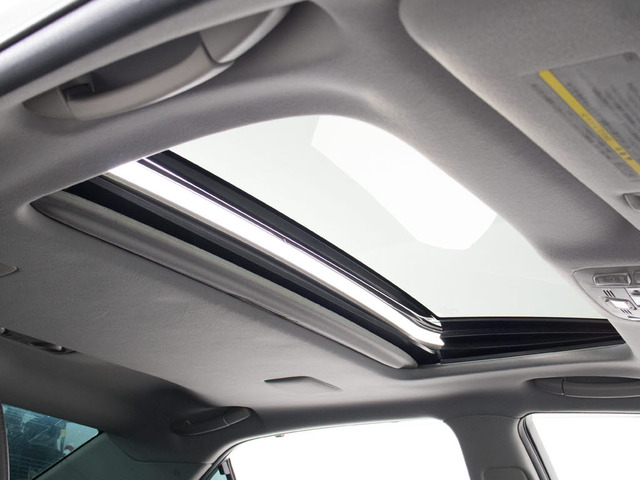 �l�C�����̃T�����[�t���t���Ă��܂�!�㉺�`���g�ɑO��X���C�h�@�\���t���Ă��܂��̂ŁA�l�X�ȃh���C�u�V�[���Ŋ��􂵂Ă���܂�!!�J��������ԓ���Ԃ͋C�����������ł���!����̊����Ă݂ĉ�����!