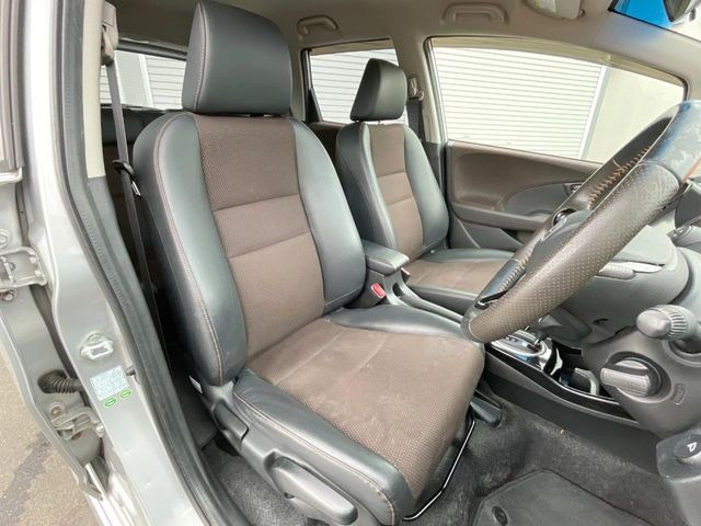 �^�]�ȃV�[�g���͎g�p�������Ȃ��A�ǍD�ȏ�ԂƂȂ��Ă��܂��B���J�Ɏg���Ă������Ƃ��悭�킩��܂��ˁB