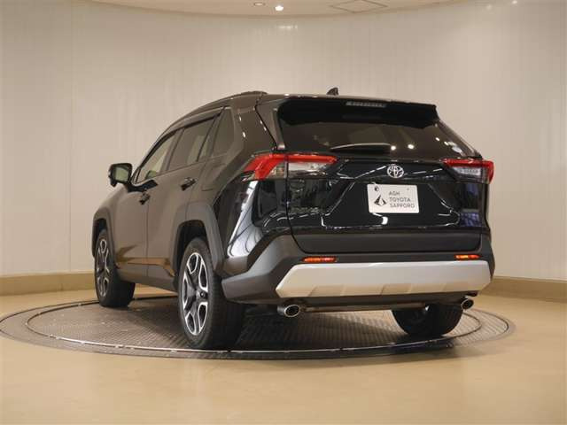 RAV42.0 アドベンチャー 4WD