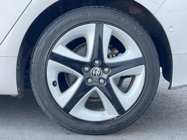 �y����17�C���`�A���~�z�C�[���z�O�ςɃ}�b�`���������A���~�z�C�[���𑕒����Ă���܂��B�e��ЊO�A���~�z�C�[����A�X�^�b�h���X�^�C�����戵�����Ă���܂��B���񂲑��k����������