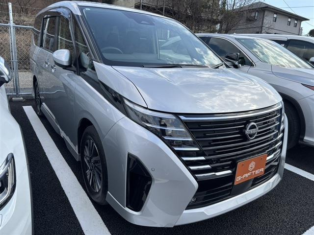 セレナ1.4 e-POWER ハイウェイスター V