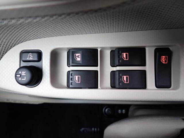 �d���i�[���h�A�~���[�E�p���[�E�B���h�E�������Ă��܂��B