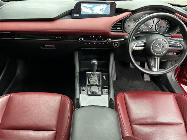 MAZDA3ファストバック1.8 XD バーガンディ セレクション