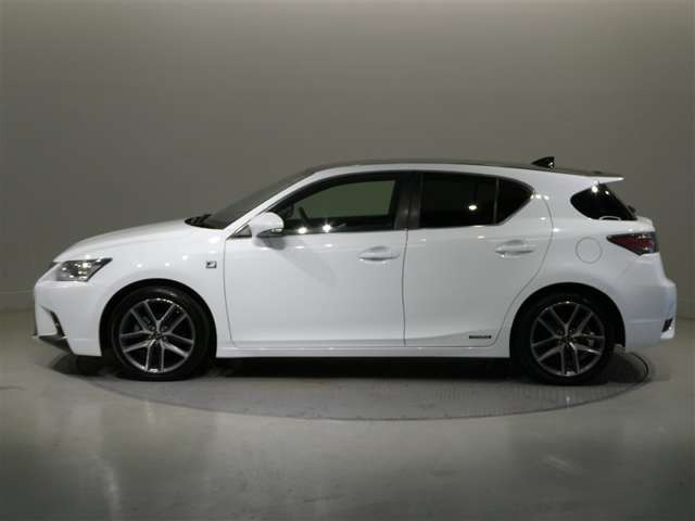 CT200h Fスポーツ