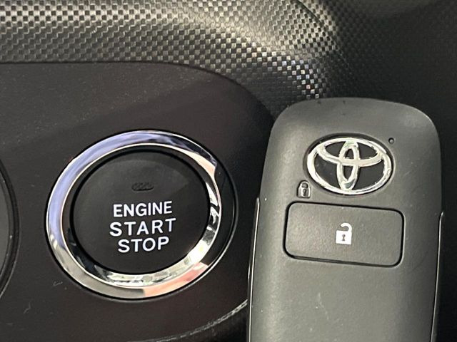 �y�X�}�[�g�L�[�z�J�o����|�P�b�g�ɓ��ꂽ�܂܂ł��h�A�̎{���E�������\�ȃX�}�[�g�L�[�𑕔��B�G���W���̃I���E�I�t�����J�M�����o���K�v����������Ƃ��Ă��֗��ł���