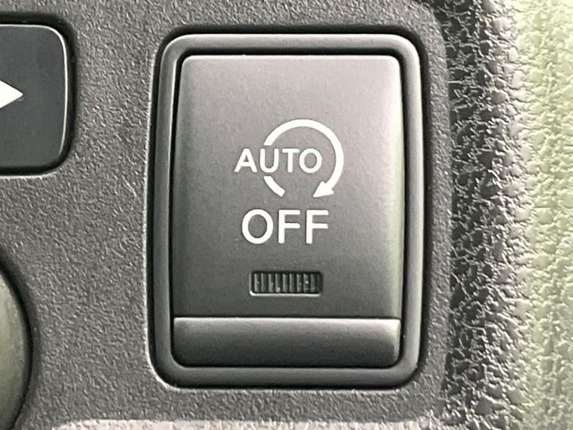 �y�A�C�h�����O�X�g�b�v�z�ԐM����a�؂Œ�Ԃ����ۂɃG���W�����~���A���ʂȔR���̏����}���܂��B�R��������ی�ɂȂ���@�\��G���W���̓u���[�L�𗣂��΍Ďn�����܂��B