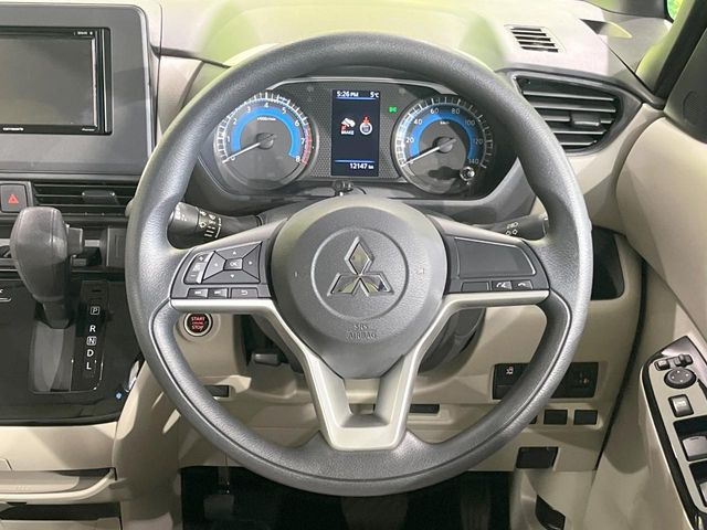 �y�X�e�A�����O�X�C�b�`�z�^�]���A�O������ڐ������炷���ƂȂ��A�I�[�f�B�I���̑��삪�\�ȕ֗��@�\!���S&���K�ȃh���C�u�����o���Ă���܂���