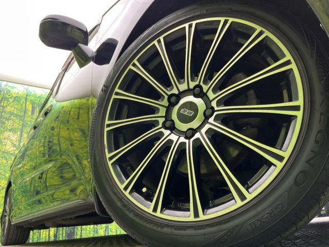 �y������18�C���`�A���~�z�C�[���z�O�ςɃ}�b�`�����A���~�z�C�[���𑕒����Ă���܂��B�e��A���~�z�C�[����A�X�^�b�h���X�^�C�����戵�����Ă���܂��B���񂲑��k����������