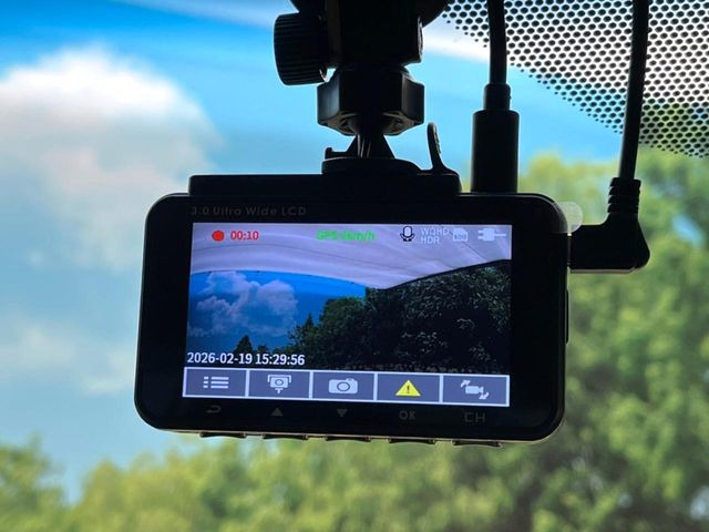 �y�h���C�u���R�[�_�[�z�h���C�u���R�[�_�[����!���s���͂������A������^�]�⎖�̂ɑ��������ہA�f���ŋL�^���A����̃��X�N�ɔ����܂��B���L�^�pSD�J�[�h�͂��q�l�����g�ł��������������K�v������܂��B