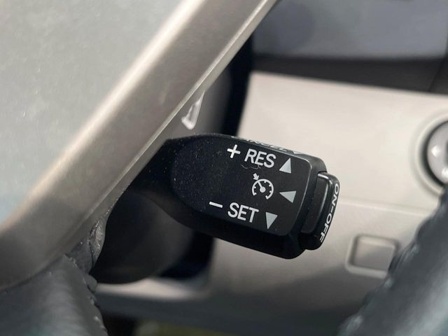 �y�N���[�Y�R���g���[���z�������H�����N���N���s�B�A�N�Z���𗣂��Ă���葬�x�ő��s���ł��A�������^�]���̕��S���y��!�����E�������ȒP�ȃX�C�b�`����Œ����ł��܂��B