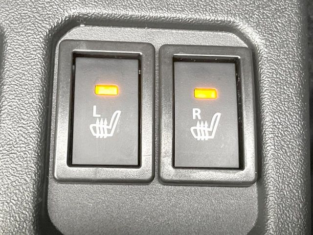 【シートヒーター】寒い日に重宝するシートヒーター!エアコンより早く温まってくれるので寒がりの人も安心ですね♪エアコンの温風は乾燥するから苦手、という方にもをおすすめです。