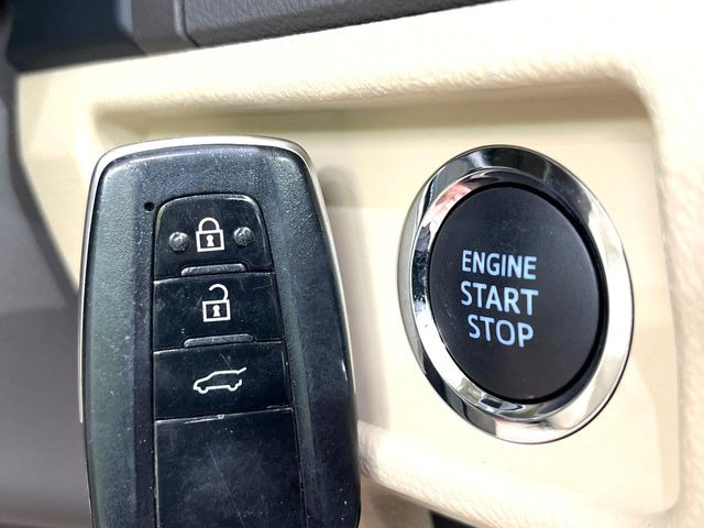 �y�X�}�[�g�L�[�z�J�o����|�P�b�g�ɓ��ꂽ�܂܂ł��h�A�̎{���E�������\�ȃX�}�[�g�L�[�𑕔��B�G���W���̃I���E�I�t�����J�M�����o���K�v����������Ƃ��Ă��֗��ł���